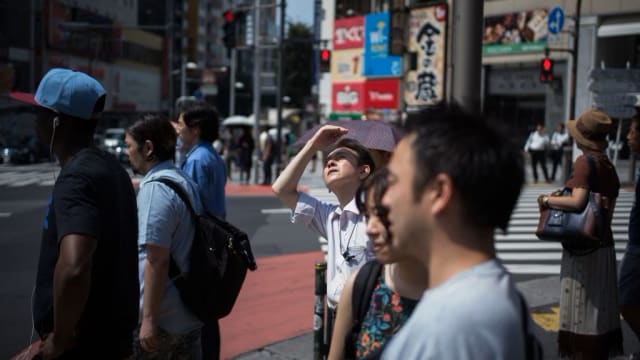 日本高温天气持续 当局呼吁公众预防中暑