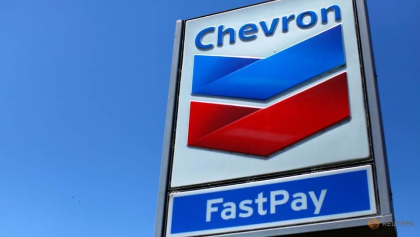 US oil majors pitch more campaign cash to Democrats as frack battle looms US oil majors pitch more campaign cash to Democrats as frack battle looms