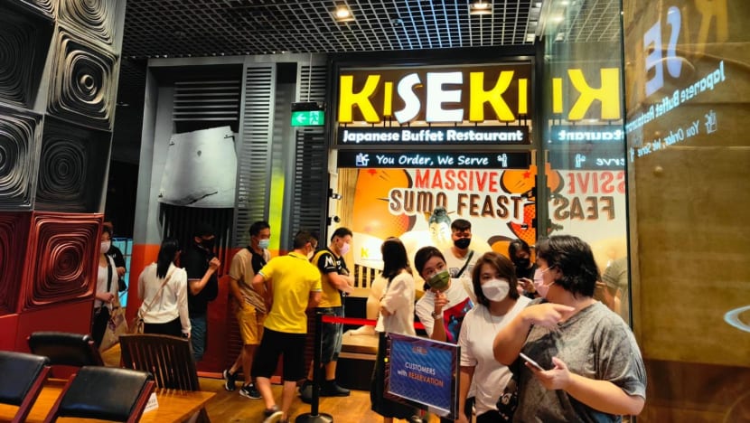 Self-service buffets are back, but some buffet restaurants are still serving food to customers Self-service buffets are back, but some buffet restaurants are still serving food to customers