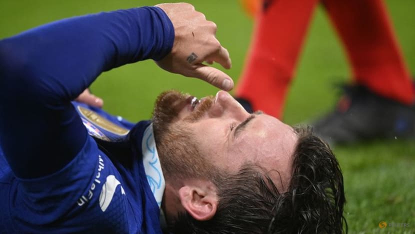 Soccer-England's Chilwell a World Cup doubt after last-gasp injury Soccer-England's Chilwell a World Cup doubt after last-gasp injury