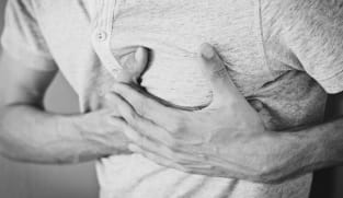 Barah salur darah atau otot jantung jarang berlaku; peluang pulih hampir tiada