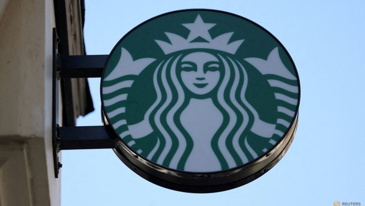 Starbucks tells staff to go back to office or risk losing their jobs - CNA