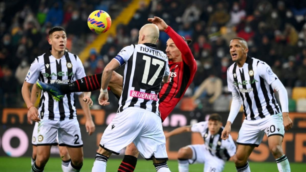 Ibra menyelamatkan poin untuk Milan di Udinese, Juve ditahan di Venezia