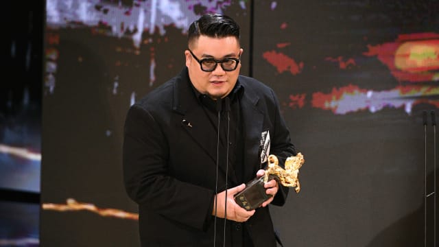 【金马59】欧健儿、岑君茜凭《智齿》赢得“最佳改编剧本”