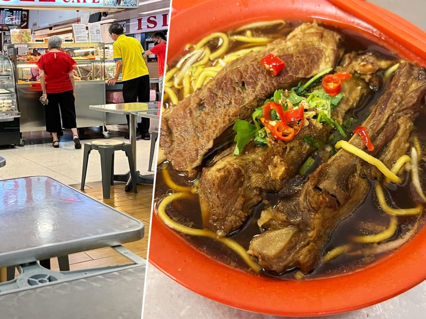 Orchard Road Cafe Sells $4 Pork Rib Noodles, Laksa & $3.80 Bak Chor Mee With Generous Portions