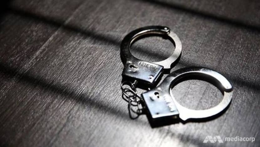 Wanita 53 tahun ditahan; didakwa terlibat dalam penipuan jual beli beg berjenama Wanita 53 tahun ditahan; didakwa terlibat dalam penipuan jual beli beg berjenama