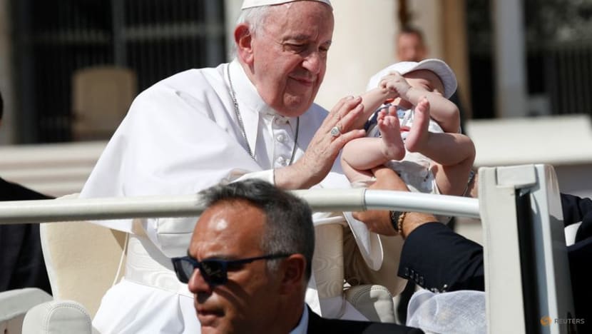 Praying for 'martyred Ukraine', Pope urges halt to 'world war' Praying for 'martyred Ukraine', Pope urges halt to 'world war'