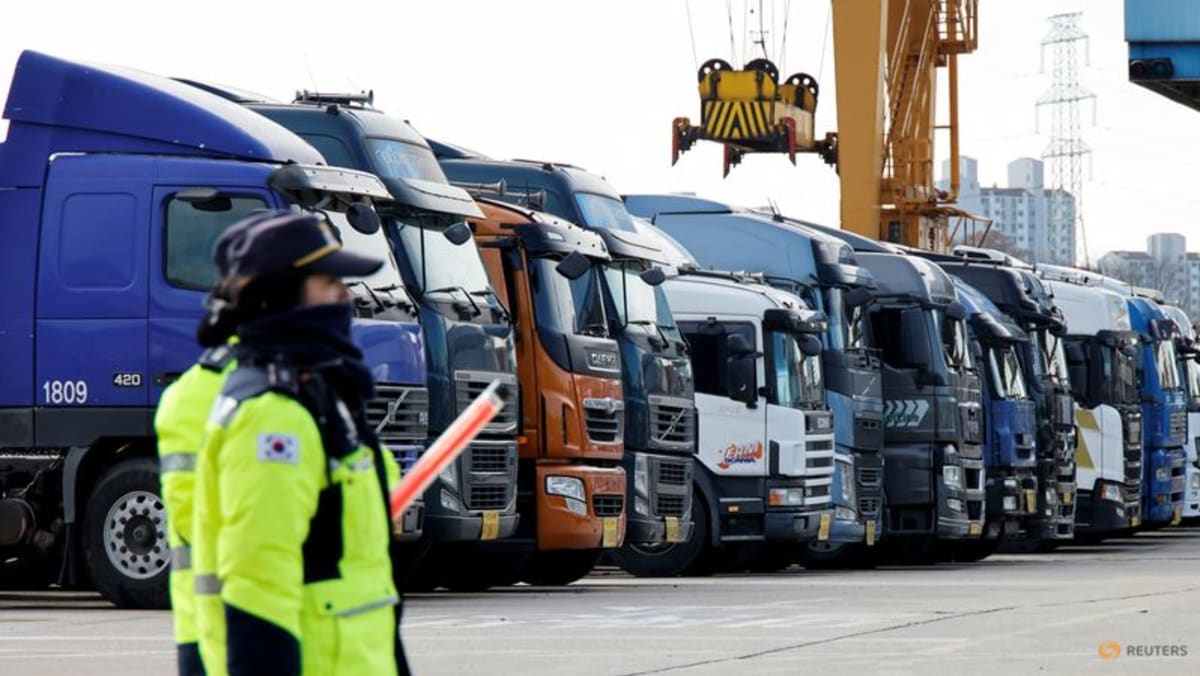 ‘We are not your enemy’, say South Korean truckers striking for minimum wage protections