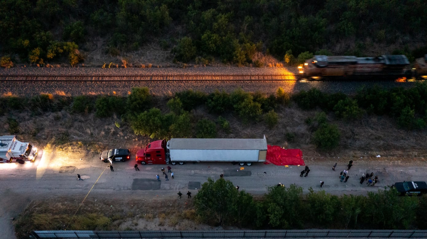 美国得州集装箱车内发现46具遗体 三人被拘捕
