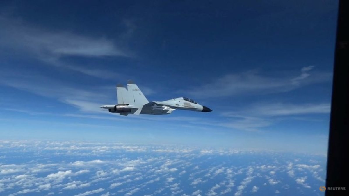 Jet Tiongkok berada dalam jarak 3m dari pesawat militer AS di Laut Cina Selatan