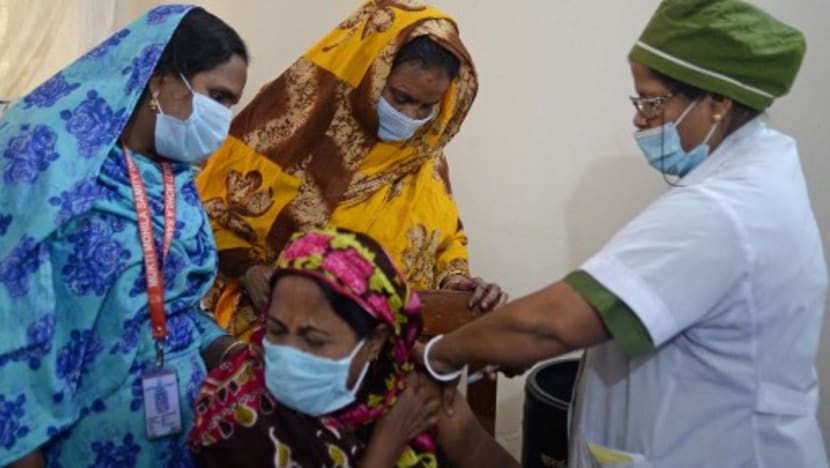 Bangladesh Vaccinates Hundreds Of Sex Workers At Largest Brothel Cna 9820