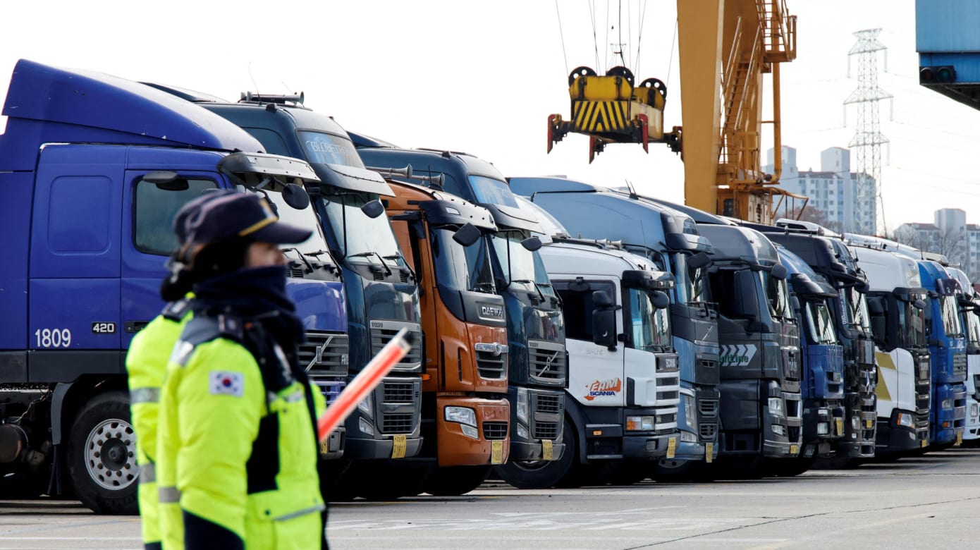韩国货运车司机工会投票决定是否继续罢工