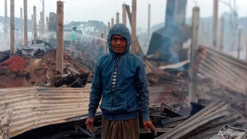 Fire destroys hundreds of homes in Rohingya refugee camp Fire destroys hundreds of homes in Rohingya refugee camp