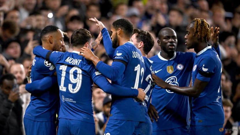 Soccer-Chelsea firmly back on track after sweeping past Milan 3-0 Soccer-Chelsea firmly back on track after sweeping past Milan 3-0