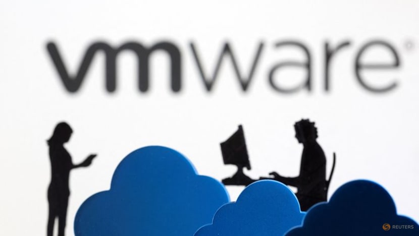 Broadcom in talks to acquire VMware Broadcom in talks to acquire VMware