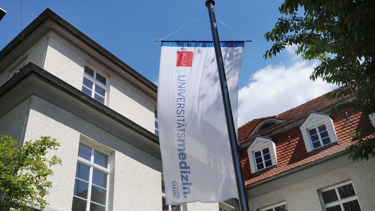 German surgeon fired after getting hospital cleaner to assist amputation German surgeon fired after getting hospital cleaner to assist amputation