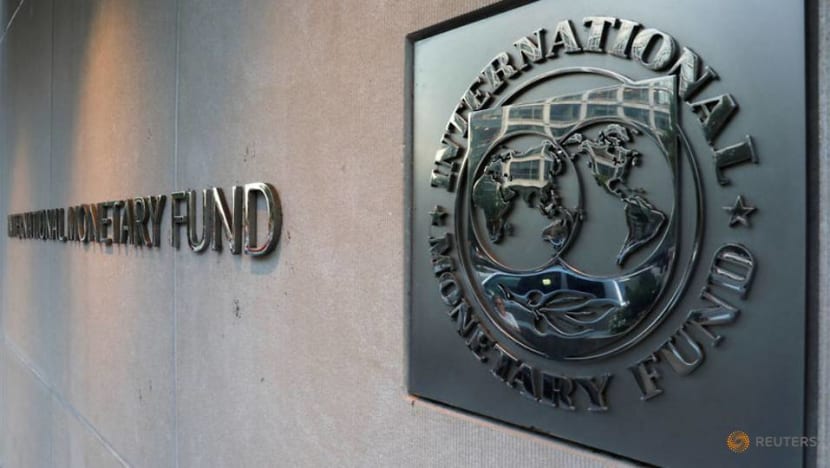 IMF cuts global growth estimate to 3.3% amid trade tensions, Brexit worries IMF cuts global growth estimate to 3.3% amid trade tensions, Brexit worries