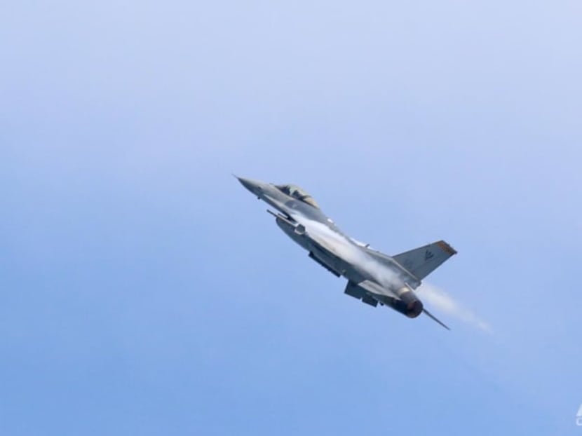 A Republic of Singapore Air Force F-16C executes an aerial manoeuvre at the Singapore Airshow 2022.
