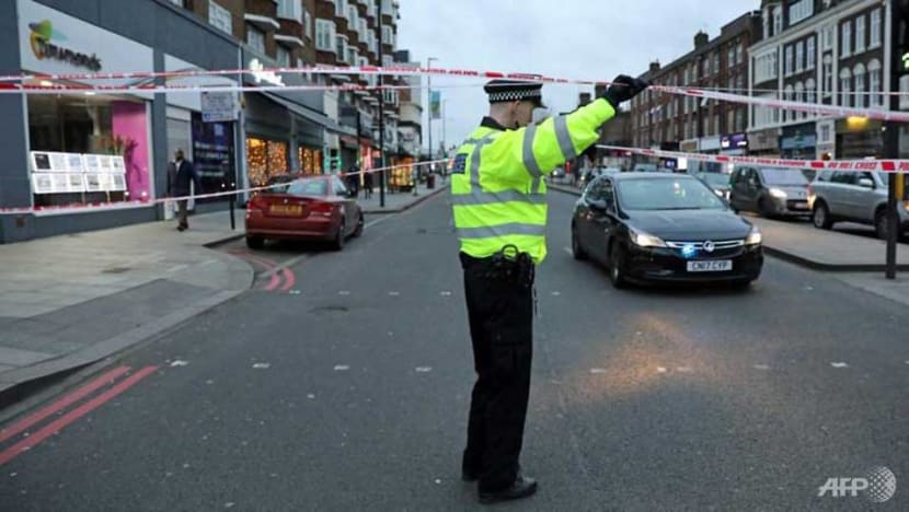 Police shoot dead man in London after 'terrorist-related' stabbings Police shoot dead man in London after 'terrorist-related' stabbings