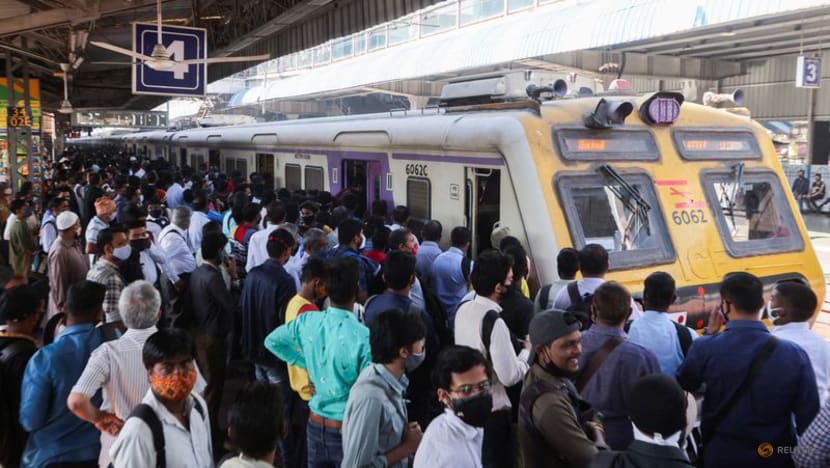 India goes on a spending spree to boost growth, stokes concern over fiscal deficit India goes on a spending spree to boost growth, stokes concern over fiscal deficit