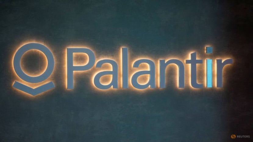 Palantir sees upbeat fourth-quarter revenue on US govt business strength Palantir sees upbeat fourth-quarter revenue on US govt business strength