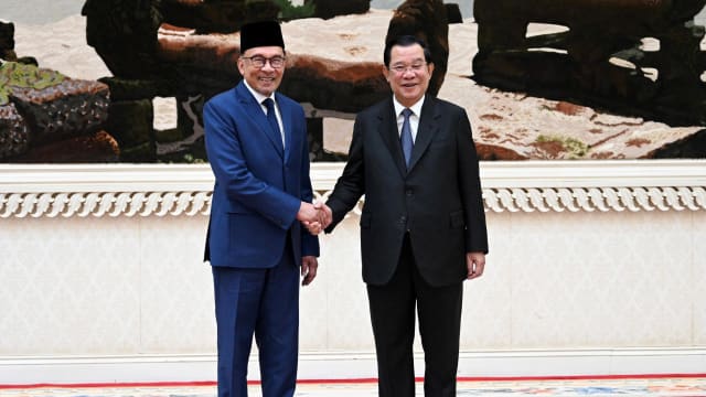 马国首相安华访问柬埔寨金边 加强两国多领域合作