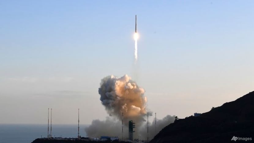 Korea Selatan lancar roket angkasa domestik pertama, namun misi gagal