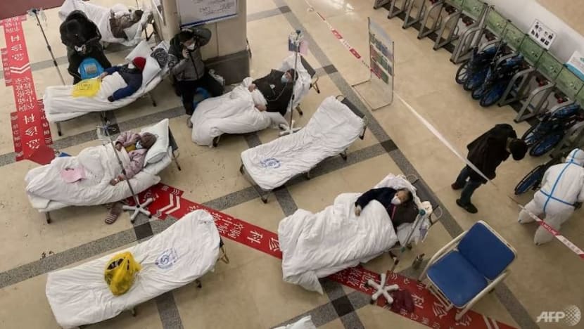 'ICU penuh'; pekerja barisan hadapan, hospital China makin terbeban dek COVID-19