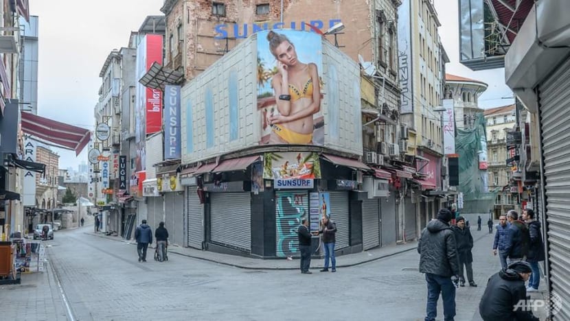 Turkey detains 11 over COVID-19 house party Turkey detains 11 over COVID-19 house party