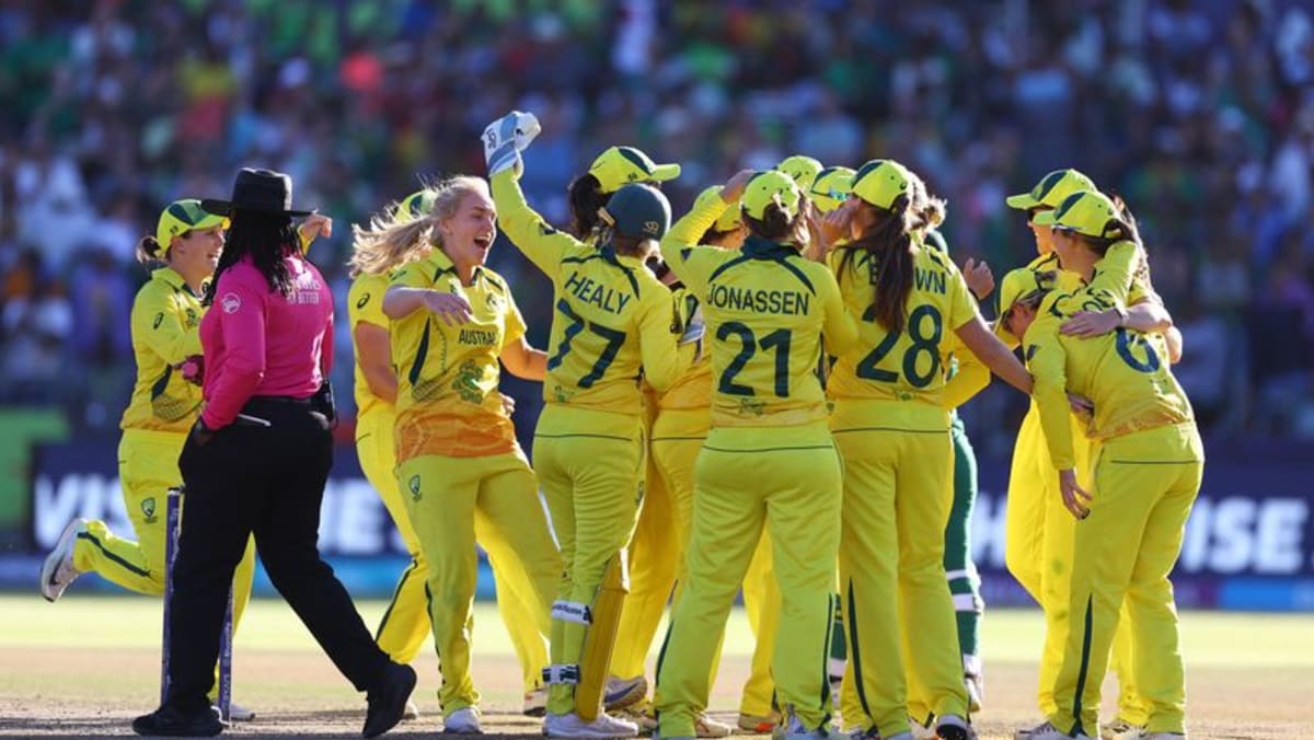 Mooney menaklukkan Australia untuk mengklaim gelar Piala Dunia Wanita di turnamen T20