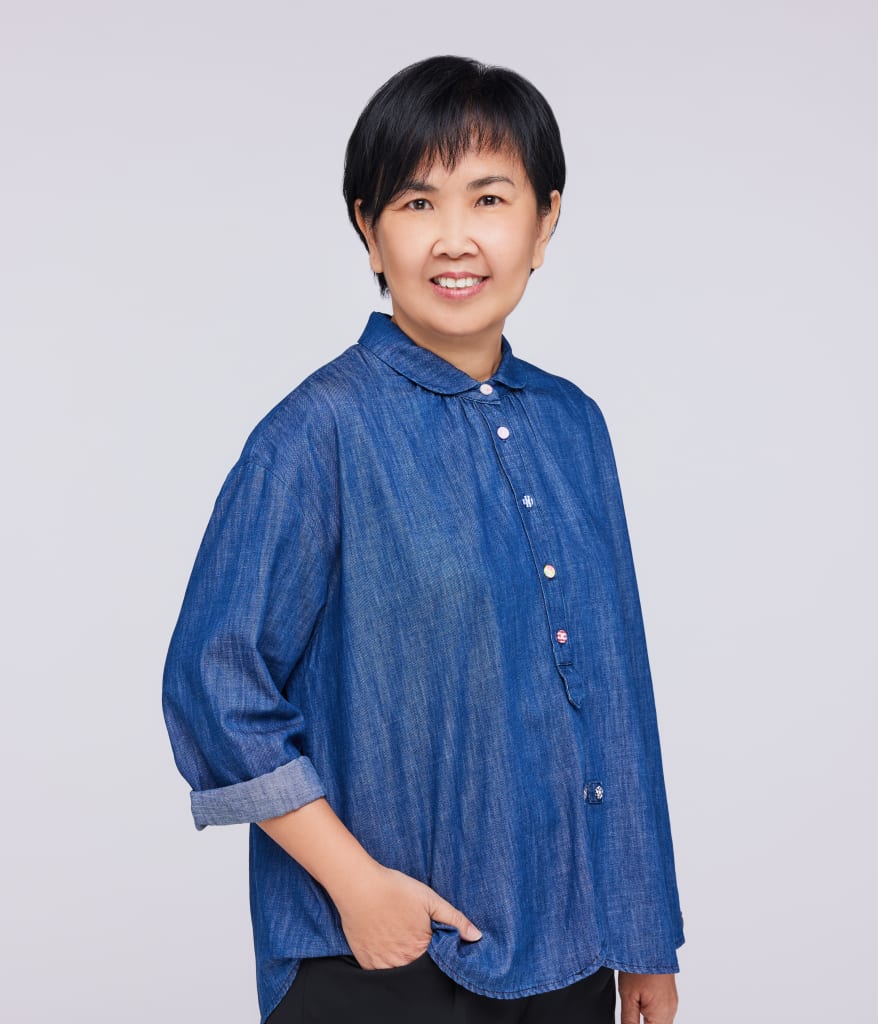 Loong Lili - Executive Research Writer (Chinese Entertainment Productions) Loong Lili - Executive Research Writer (Chinese Entertainment Productions)