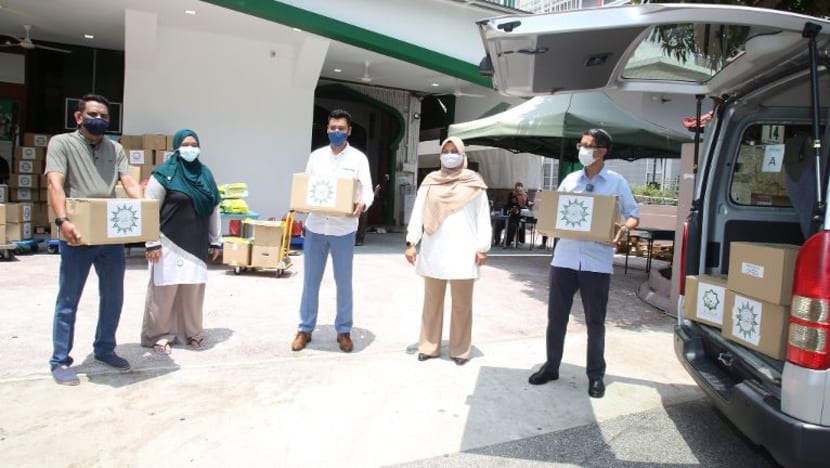 Muhammadiyah agih hamper barangan dapur pada 700 keluarga memerlukan menjelang Ramadan