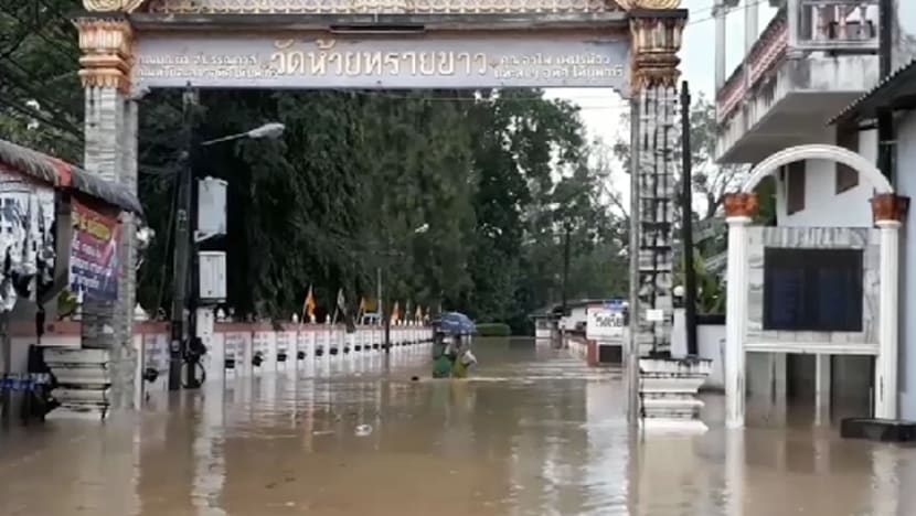 Banjir kilat Thailand ragut 2 nyawa