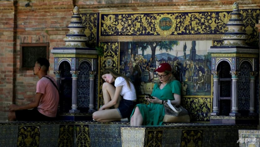 Spain hit by summer-strength heat in April