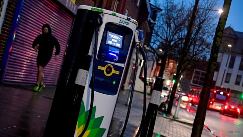 UK to require charge points for electric vehicles in new buildings UK to require charge points for electric vehicles in new buildings