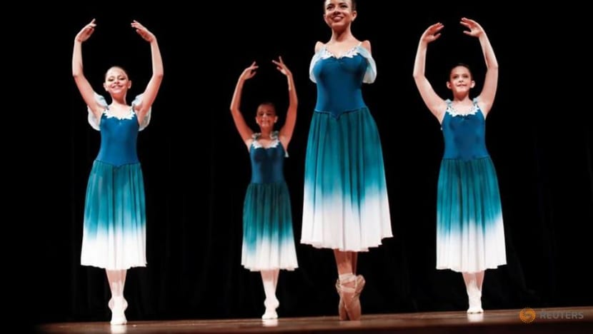Brazilian ballerina born without arms soars with her attitude Brazilian ballerina born without arms soars with her attitude