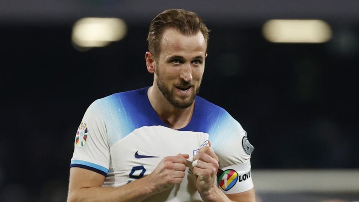 Kane memecahkan rekor saat Inggris menikmati kemenangan langka atas Italia
