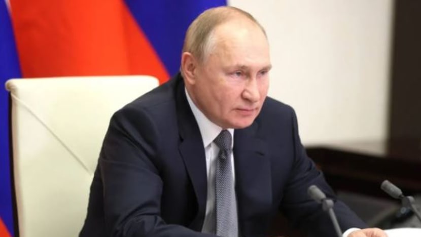 Putin tandatangani dekri bagi pastikan kemantapan kewangan