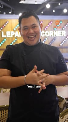 This chef cooks up halal Western dishes in a claypot!

📍Super Cheesy Western Claypot Pasta
Lepak One Corner @ Sengkang
326 Anchorvale Road, 
#01-01 Singapore 540326