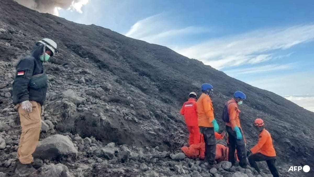 Indonesia volcano search effort focuses on last missing hiker Indonesia volcano search effort focuses on last missing hiker