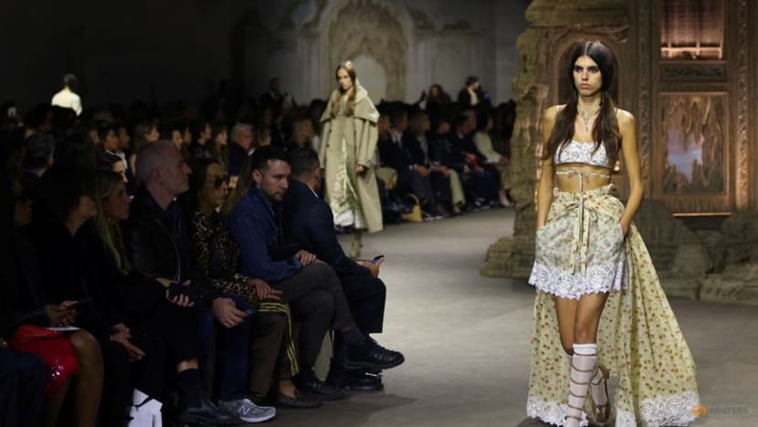 Dior takes baroque-theme to catwalk for Paris Fashion Week Dior takes baroque-theme to catwalk for Paris Fashion Week