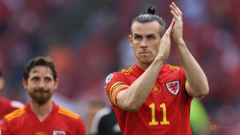 Soccer-Bale and Trippier to retain EU squad place in La Liga despite Brexit