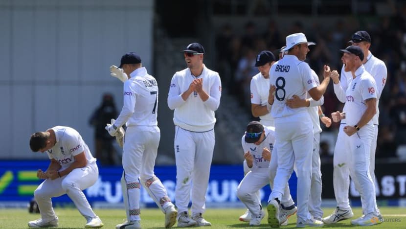 England 113 runs away from series sweep against New Zealand