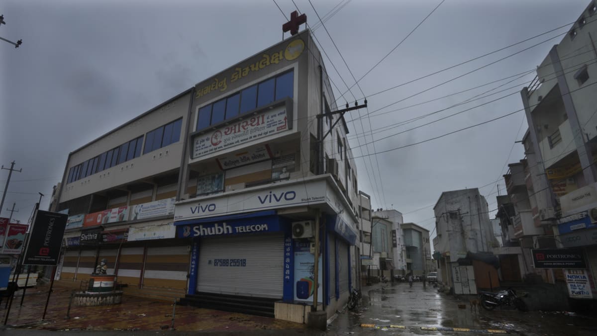 India, Pakistan evacuate over 150,000 people as cyclone approaches