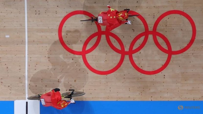 Olympics-Cycling-World records, Chinese gold as track starts with a bang