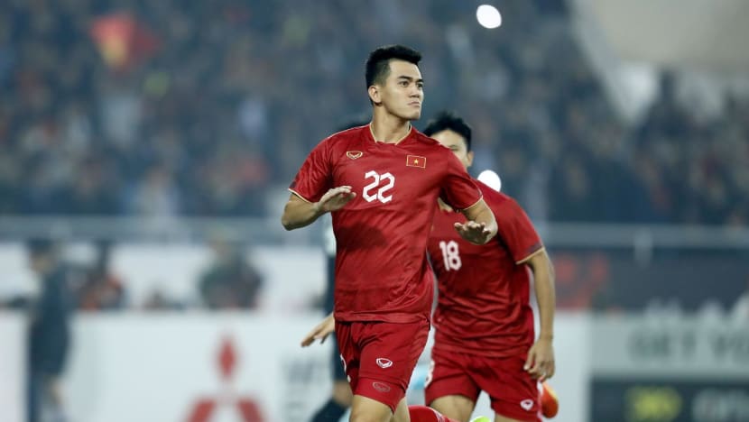 Vietnam beat Indonesia 2-0 to reach AFF Cup final