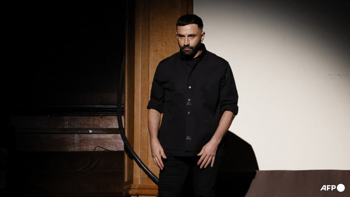 Burberry t shirt tisci online