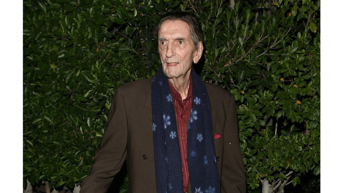 Harry Dean Stanton dead at 91 8days
