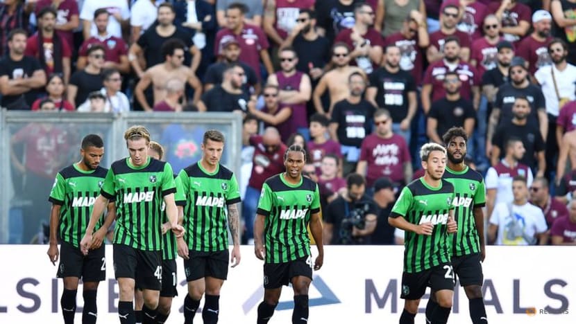 Ten-man Roma's top-four hopes dented by Sassuolo loss Ten-man Roma's top-four hopes dented by Sassuolo loss