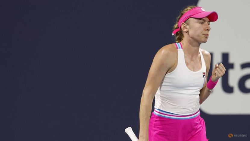 Andreescu leaves court in wheelchair, Sabalenka surges in Miami Andreescu leaves court in wheelchair, Sabalenka surges in Miami